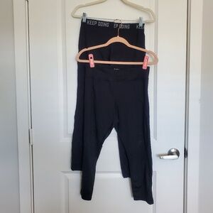 BUNDLE 2 PCS LEGGING FOREVER 21 SIZE MEIDUM